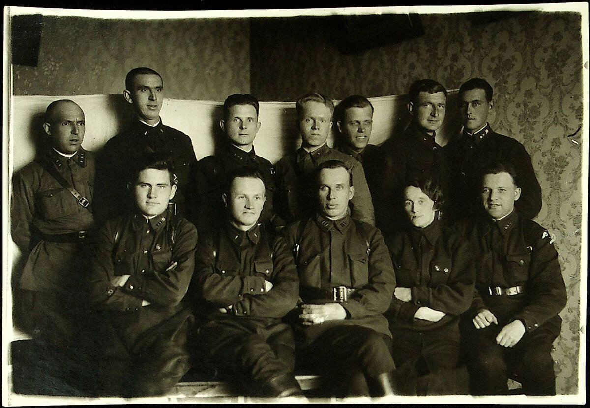 Личный состав особого отдела 42-й армии Ленинградского фронта, май 1942 года. Фото из фондов музея обороны и блокады Ленинграда