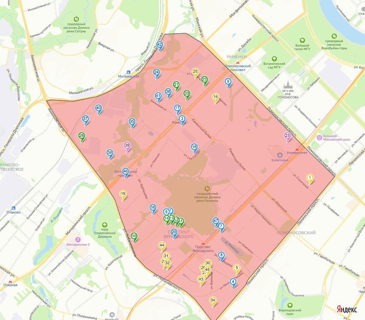 Жилой массив Раменки расположен в южной части одноименного административного района