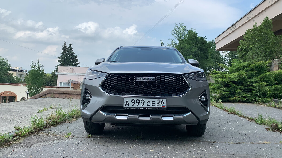 HAVAL F7 вид спереди