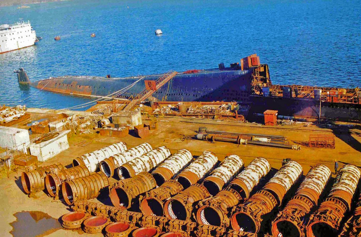 Утилизация лодок. Подводные лодки проекта 941 «акула». утилизация апл 941. апл акула ракетные шахты. подводные лодки проекта 667бдрм «дельфин».