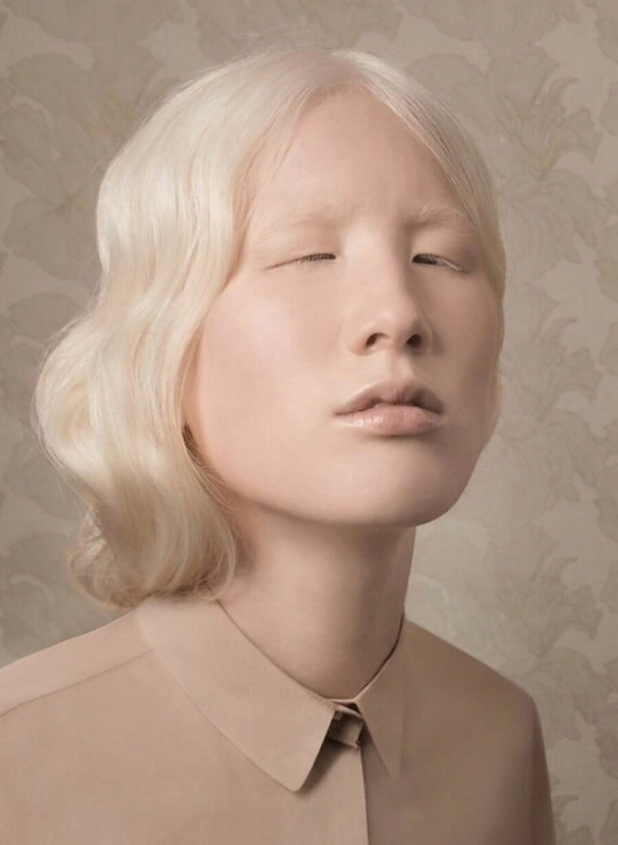 Нестандартное лицо. Justine Tjallinks. Нестандартная внешность. Девушка альбинос красивая. Модели с необычной внешностью.