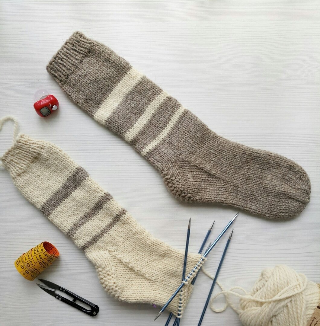 Пятка "Ладная", ссылка ниже. Темный уже выстиран. Видите, он чуть больше, чем белый?