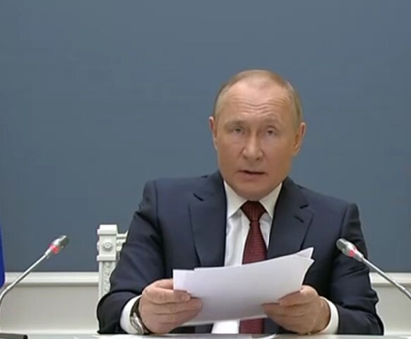 фото автора с экрана трансляции