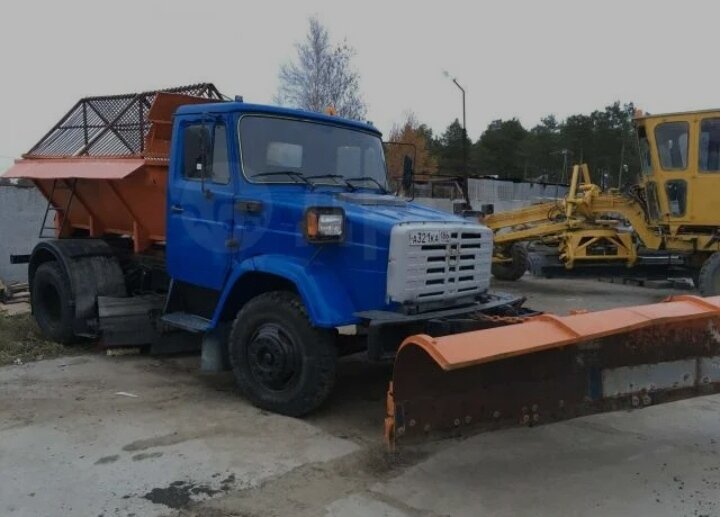 КДМ на базе ЗИЛ-433362. (Фото взято из свободных источников в интернете.) 