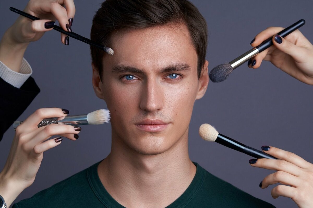 мужская кожа лица. крем мужской для лица отбеливающий. красивая мужская кожа. мужская коррекция бровей. мужчина после бритья.