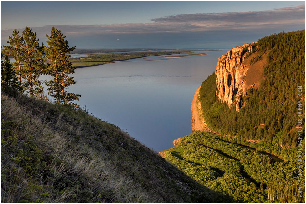 Люди реки лена. Природный парк Ленские столбы. Река Лена. Река Лена Ленские столбы. Река Лена Якутск.