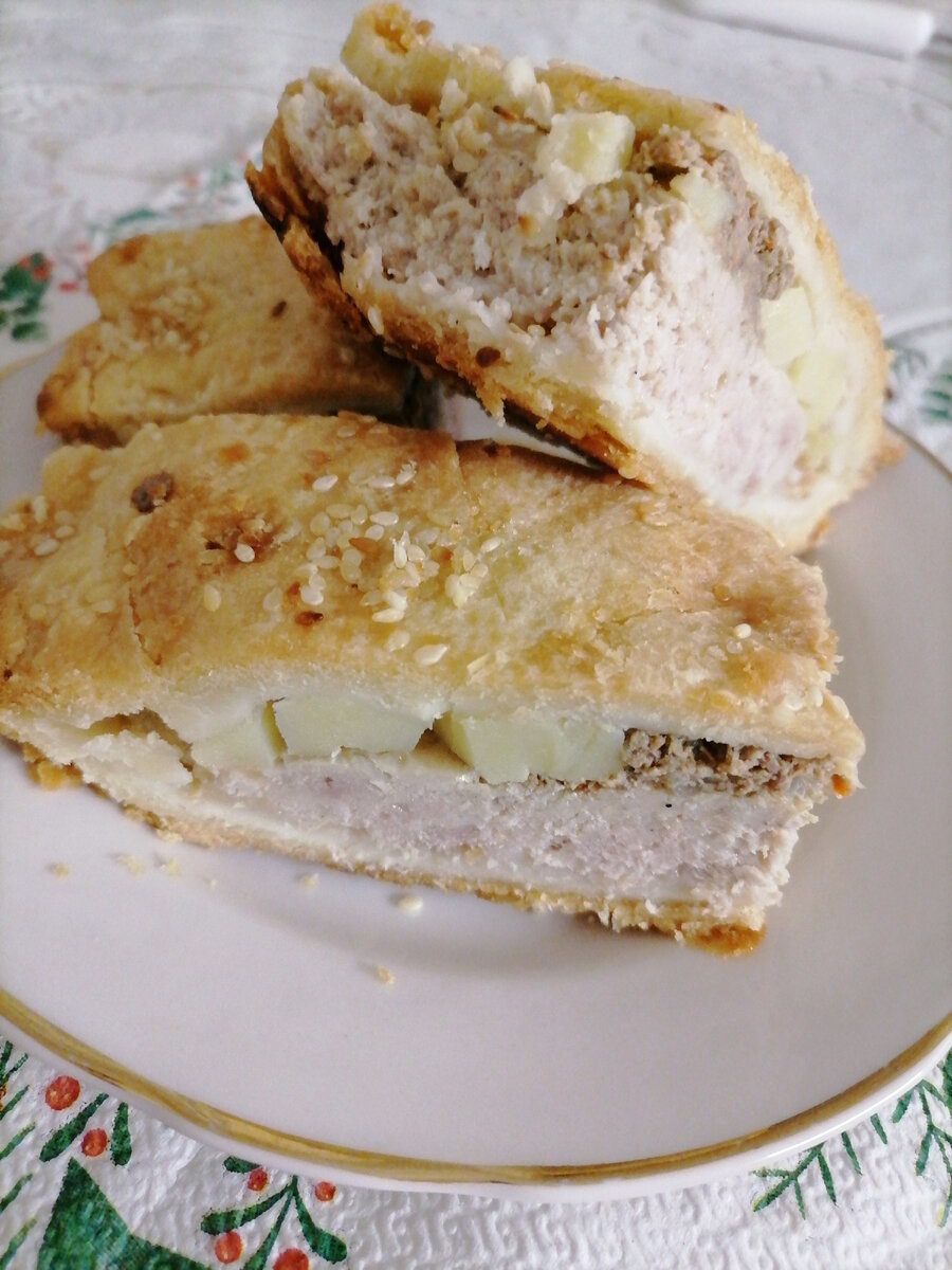 Слоеное тесто домашнее+картошка+ свинина