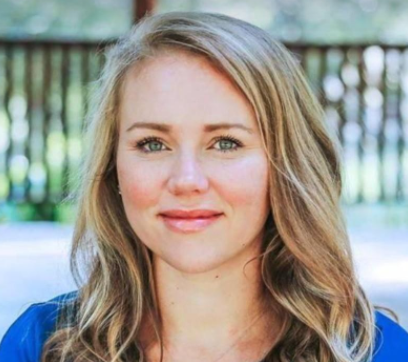 Повзрослевшая Кара Робинсон.