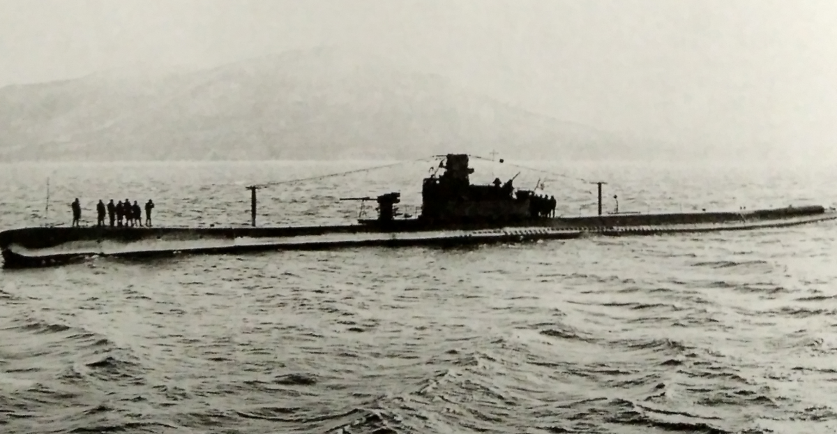 Однотипная с Л-16 - подводная лодка Л-18, тоже серии XIII