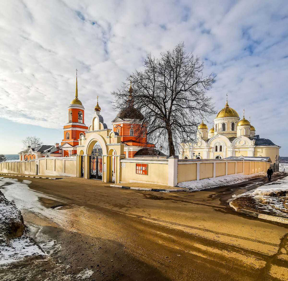 Подмосковный город в честь реки. Исторические города Подмосковья. Маленькие города Подмосковья красивые. Тельтевский древние города Подмосковья. Фон города Подмосковье яб.