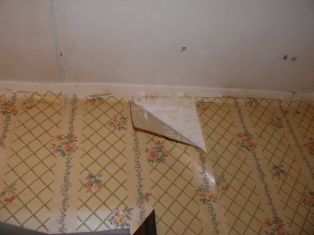 Отслоение обоев