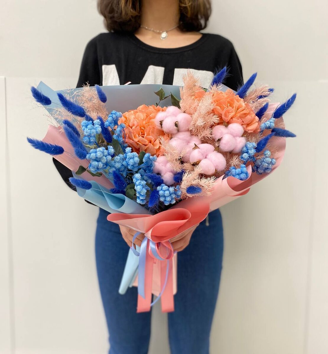 Роскошный букет из сухоцветов: гортензия, хлопок, лагурус, гелихризум. Цветочная студия FLOWERSTORY