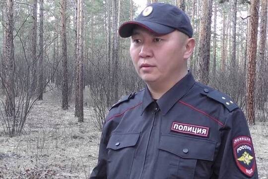    Владимир Колокольцев наградил пресекшего нападение на следственно-оперативную группу участкового