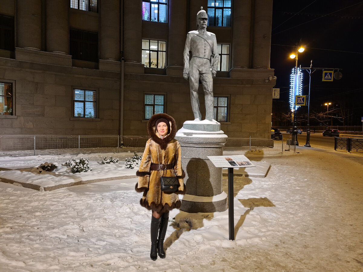 памятник Городовому