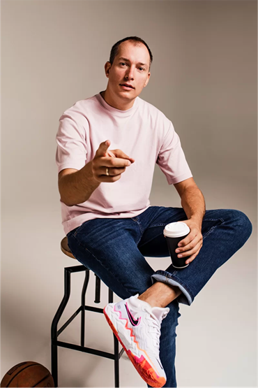 Лео – основатель Школы Маркетплейсов