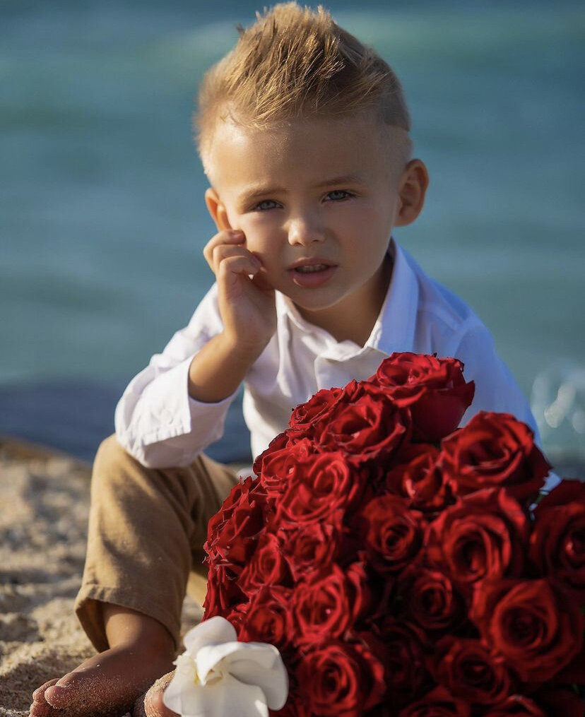 Оксана Самойлова восхитила поклонников снимками с сыном