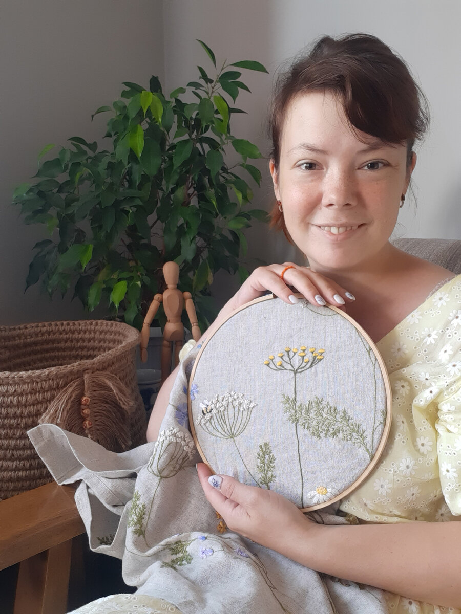 Вера Сухарева, мастер по вышивке, художник