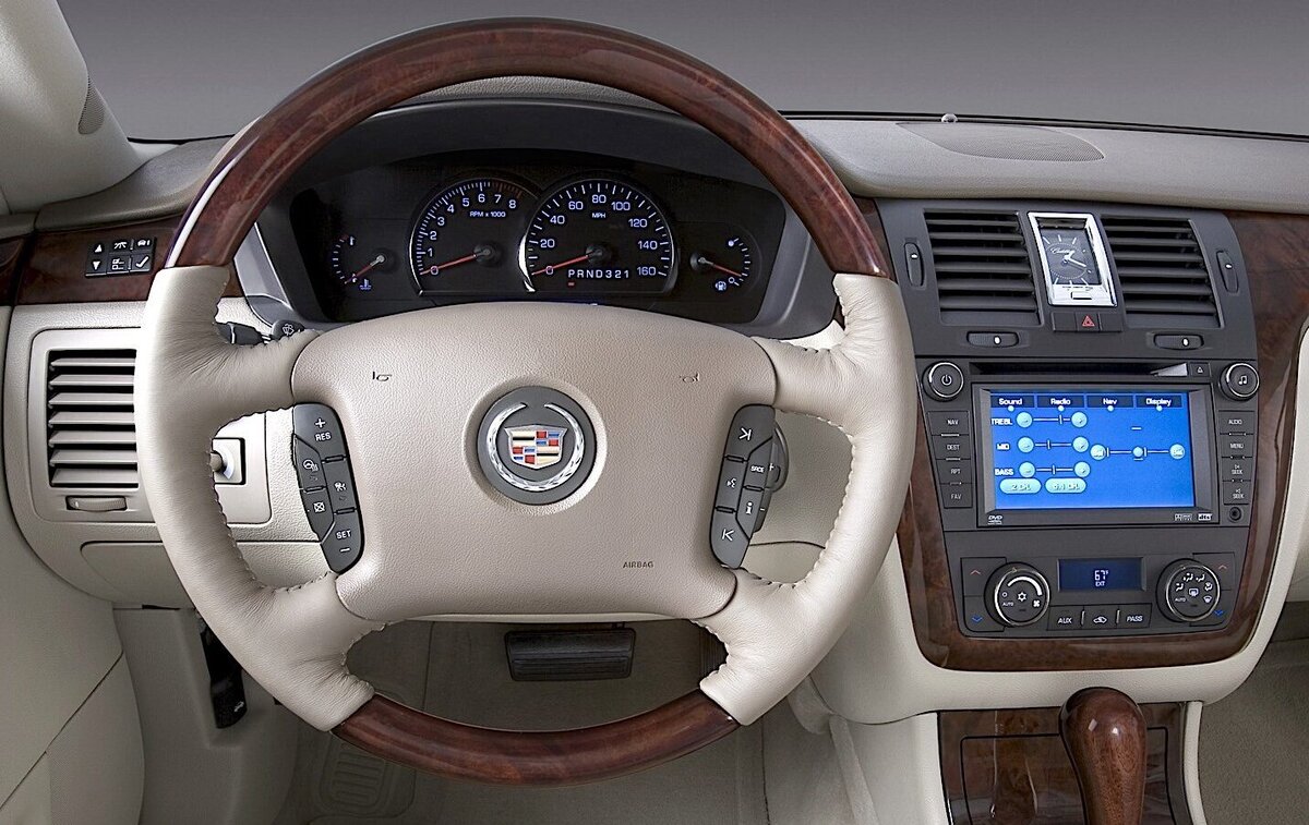 Cadillac DTS 2006 года