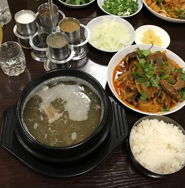 ( традиционная подача супа КЯДЯ или Кя-Тай)