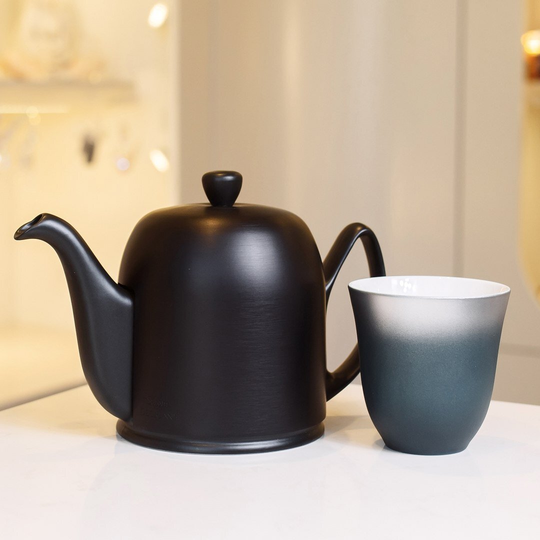 Оригинальный заварочный чайник примечателен не только своим необычным внешним видом, но и уникальной способностью сохранять напиток горячим в 2 раза дольше традиционного чайника.