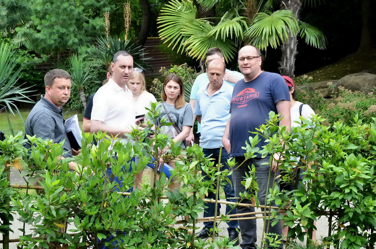 Виктор Тепляков с коллегами из администрации Центрального района Сочи