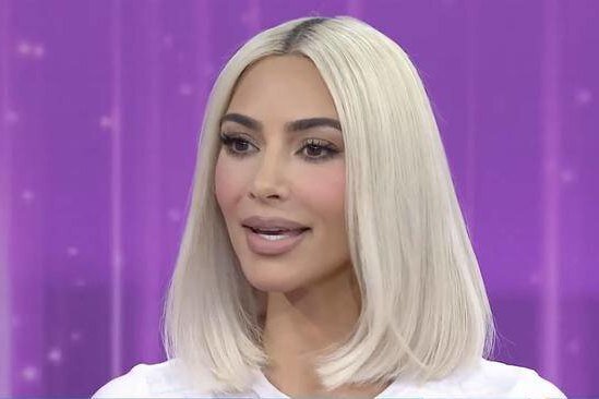     «Королева – даже без макияжа»: в сети обсуждают фото похорошевшей после развода Ким Кардашьян