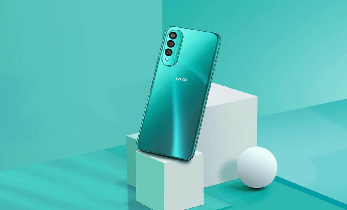    Нашли для вас два идеальных недорогих смартфона. Рассказываем, чем они отличаются