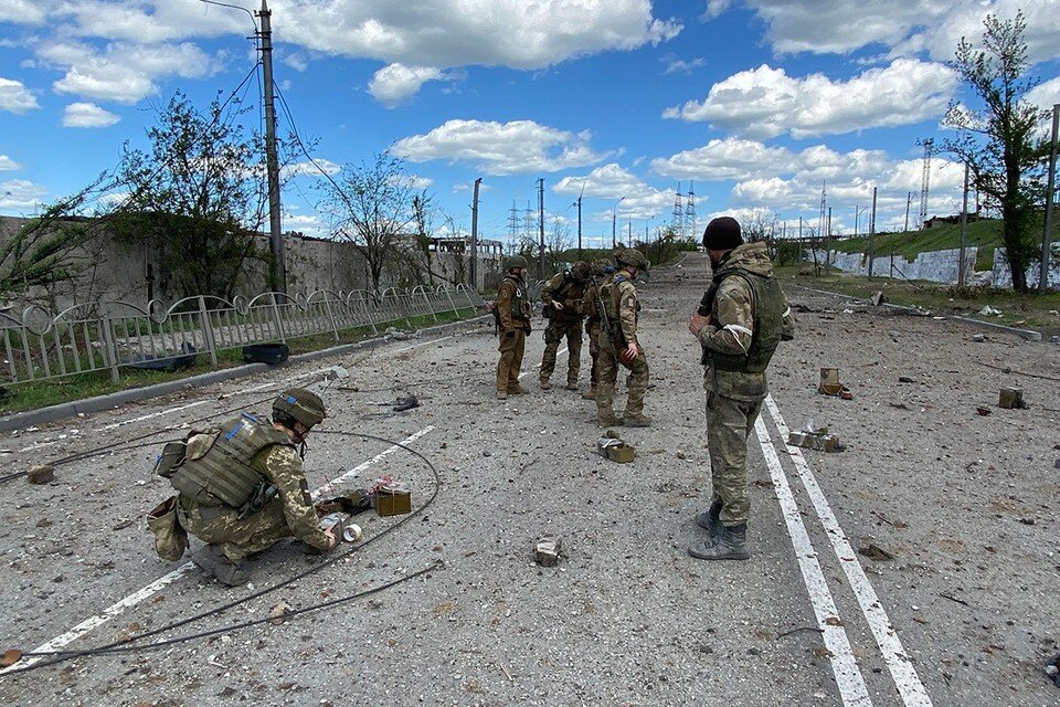     Российские саперы спасают Донбасс от украинских и западных мин. Дмитрий СТЕШИН