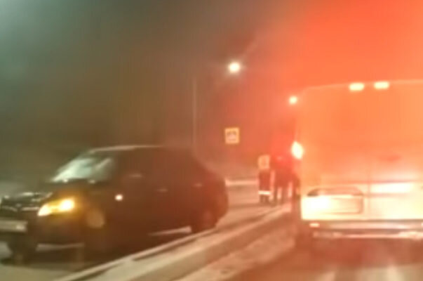    На месте ДТП (скриншот с видеозаписи)