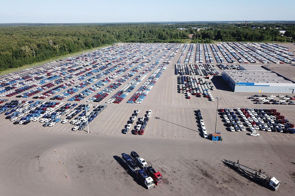     За 8 месяцев 2022 года в Россию через Казахстан попали 6,5 тысяч новеньких иномарок Иван МАКЕЕВ
