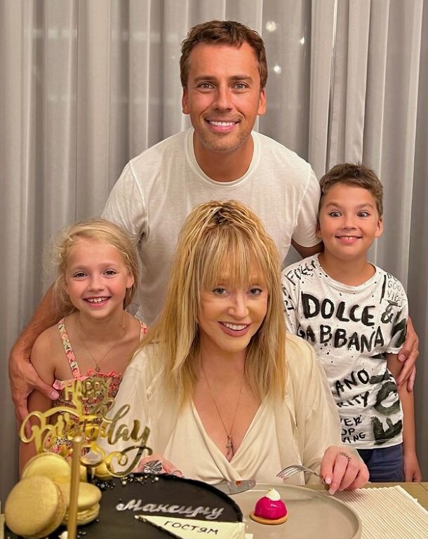 Алла Пугачева и ее семья. Фото из социальной сети Максима Галкина.