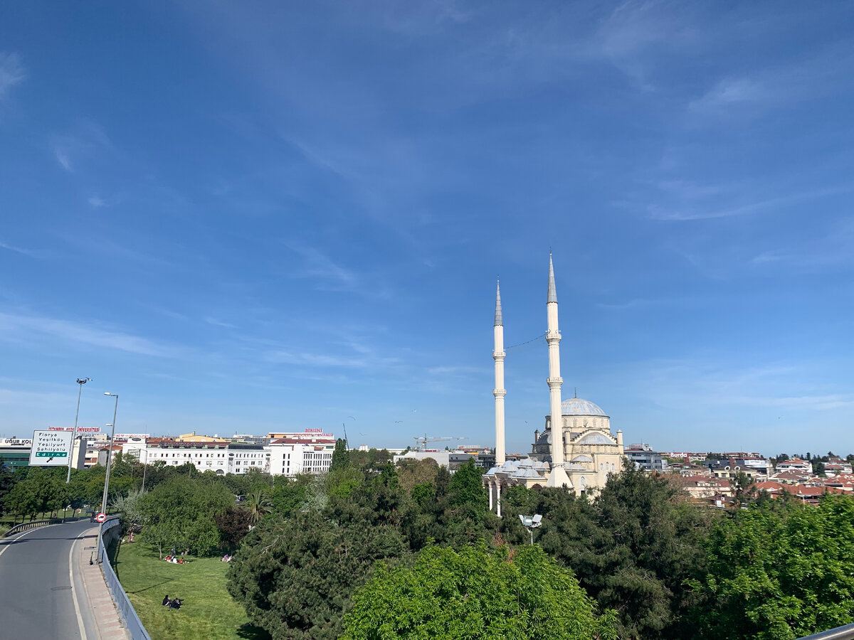 Остановка Метробуса Флория