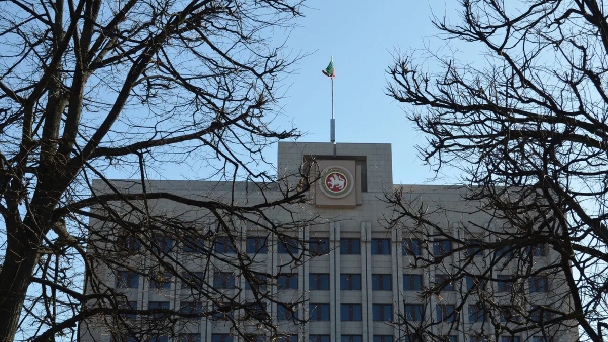     Депутат Государственной Думы РФ от Татарстана внес в нижнюю палату парламента законопроект о штрафах за оскорбление символов субъектов страны. Документ, подписанный совместно с Госсоветом РТ, разместили в электронной базе.