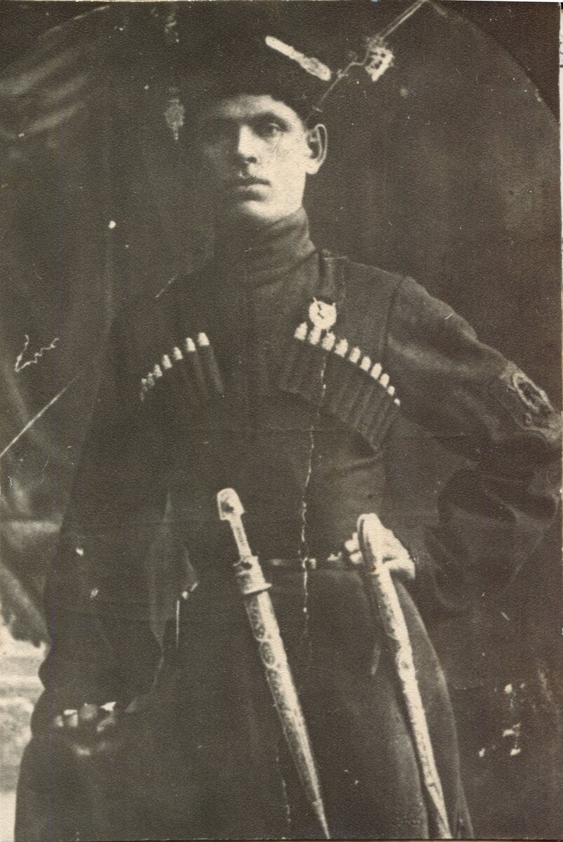 Красный командир Яков Балахонов (из фондов музея села Балохоновского)