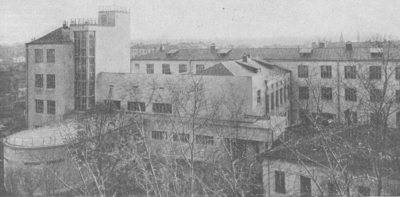 Школа № 104 им. М. С. Харченко в Ленинграде (арх. Владимир Мунц, 1932)