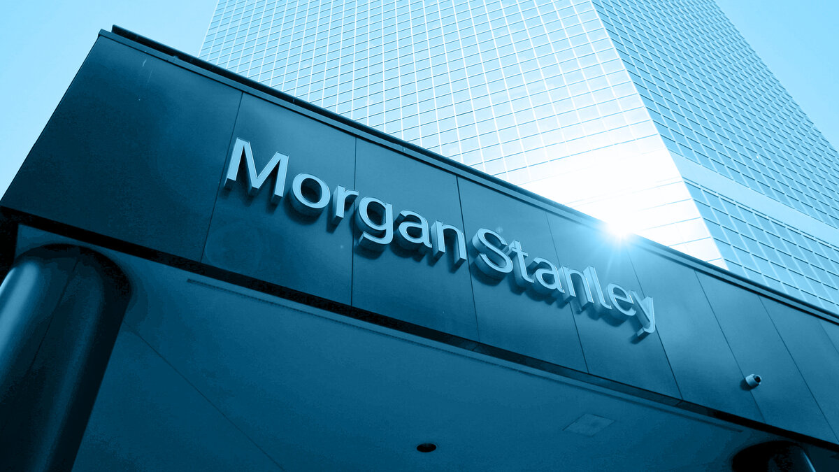 Несколько институциональных фондов, входящих в структуру банка Morgan Stanley, получать возможность работы с биткоином.