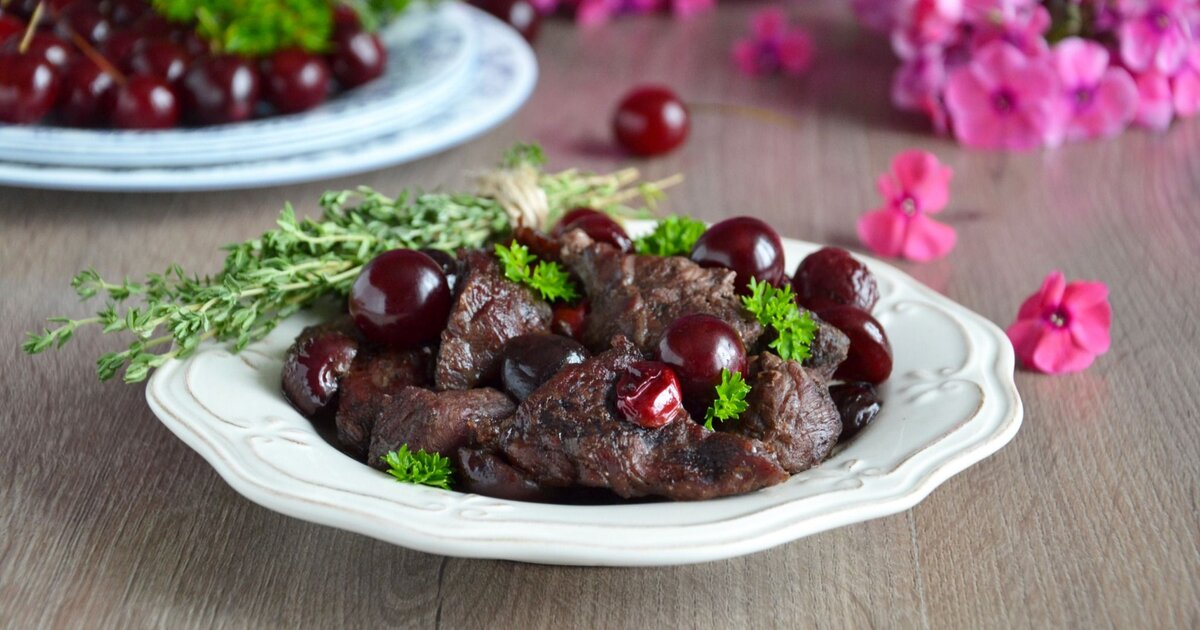 Фото куриной печени с вишнями