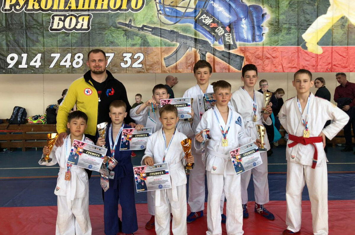 рукопашный бой. размер татами для арб. бойцы армейского рукопашного боя.