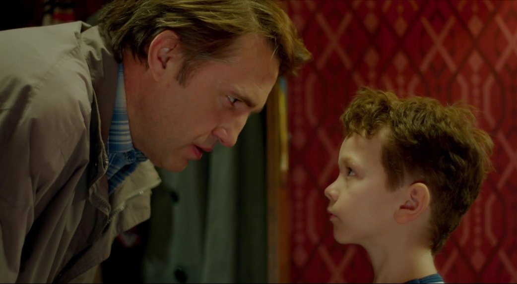 - Ты ж понимаешь, что, кроме нас, тут актёров нет?