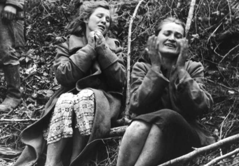 Captured women. Пленные немецкие женщины в ВОВ 1941-1945. Военнопленные женщины 1941. Пленные советские женщины.