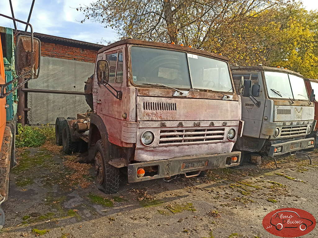 Нашел на заброшенной автобазе старый фотоальбом с техникой | АвтоДвиж | Дзен