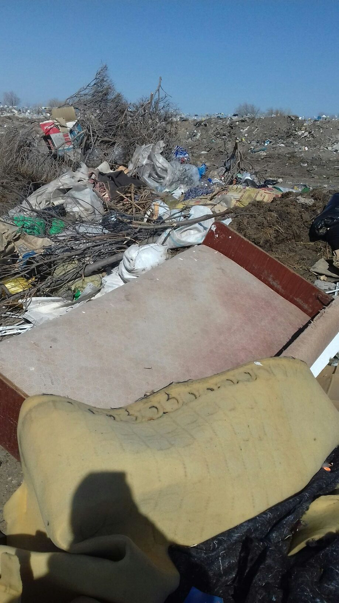 в основном мебель.