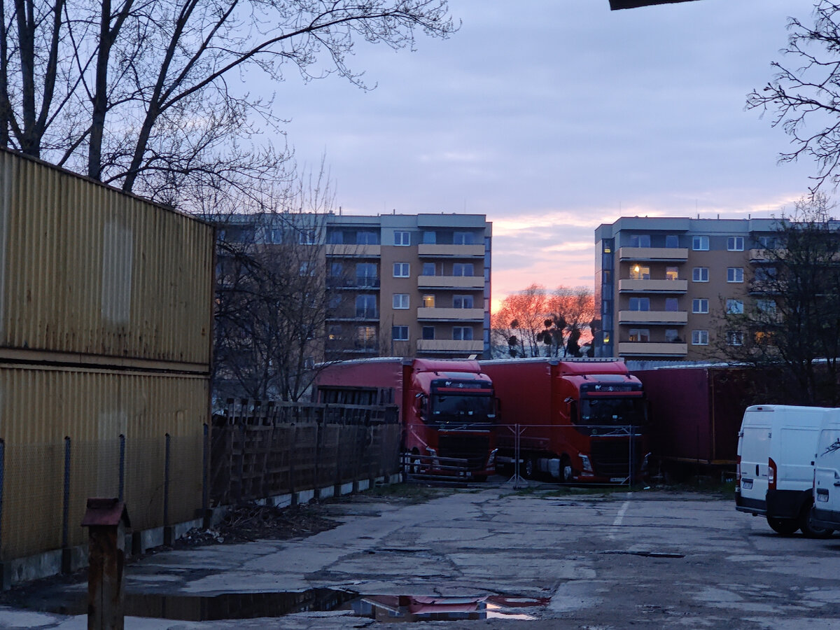 Попытался "поймать" закат.