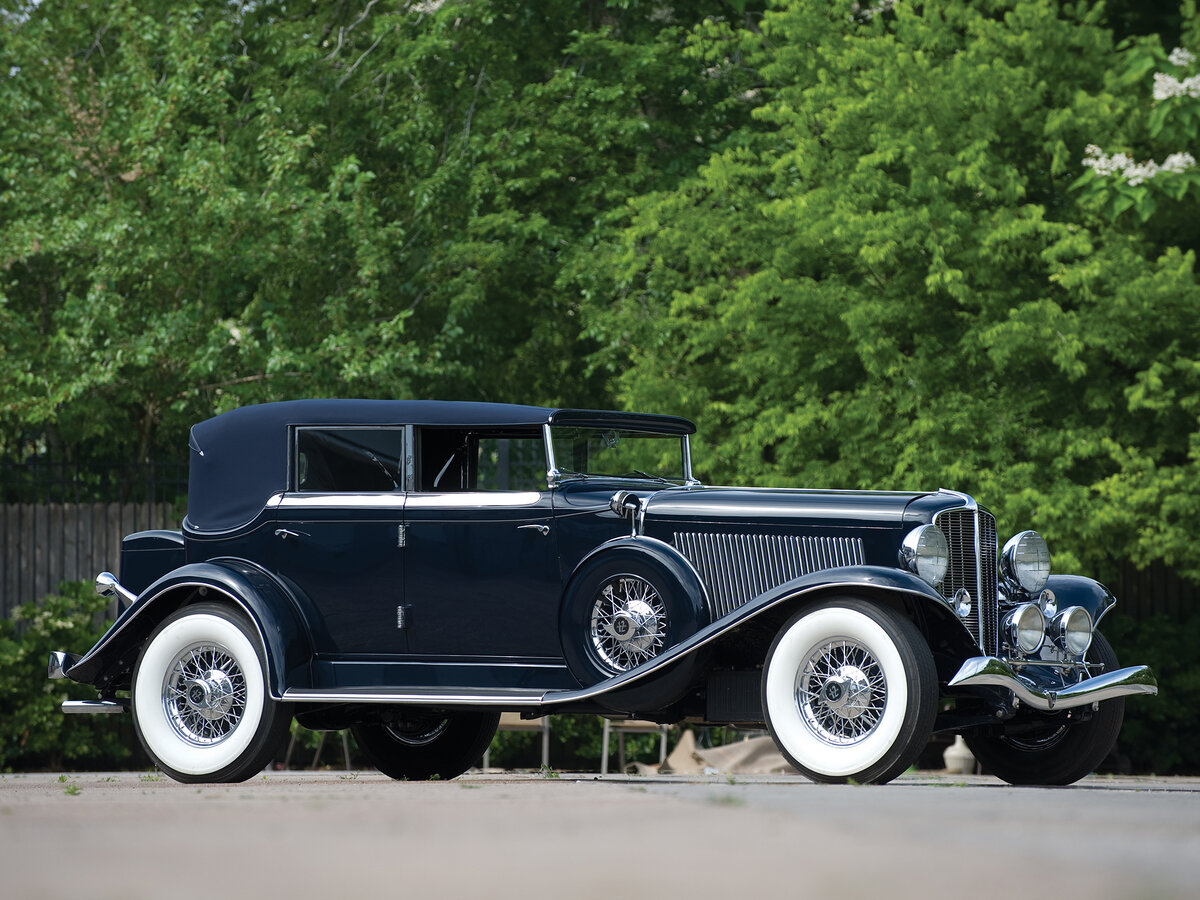 1934 Auburn Phaeton sedan