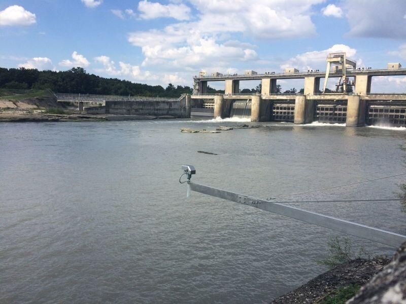 Измерение уровня воды на русловой электростанции 