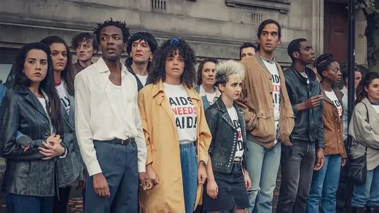 Фото: Кадр из сериала "Это грех"