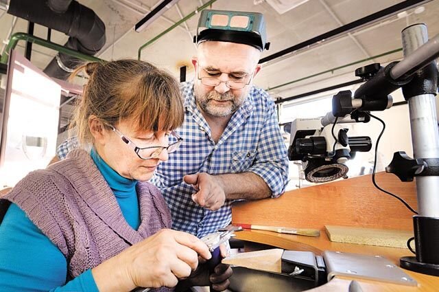 Придется все начинать сначала не взирая на возраст. Ссылка на фото https://goo.su/7ndC.