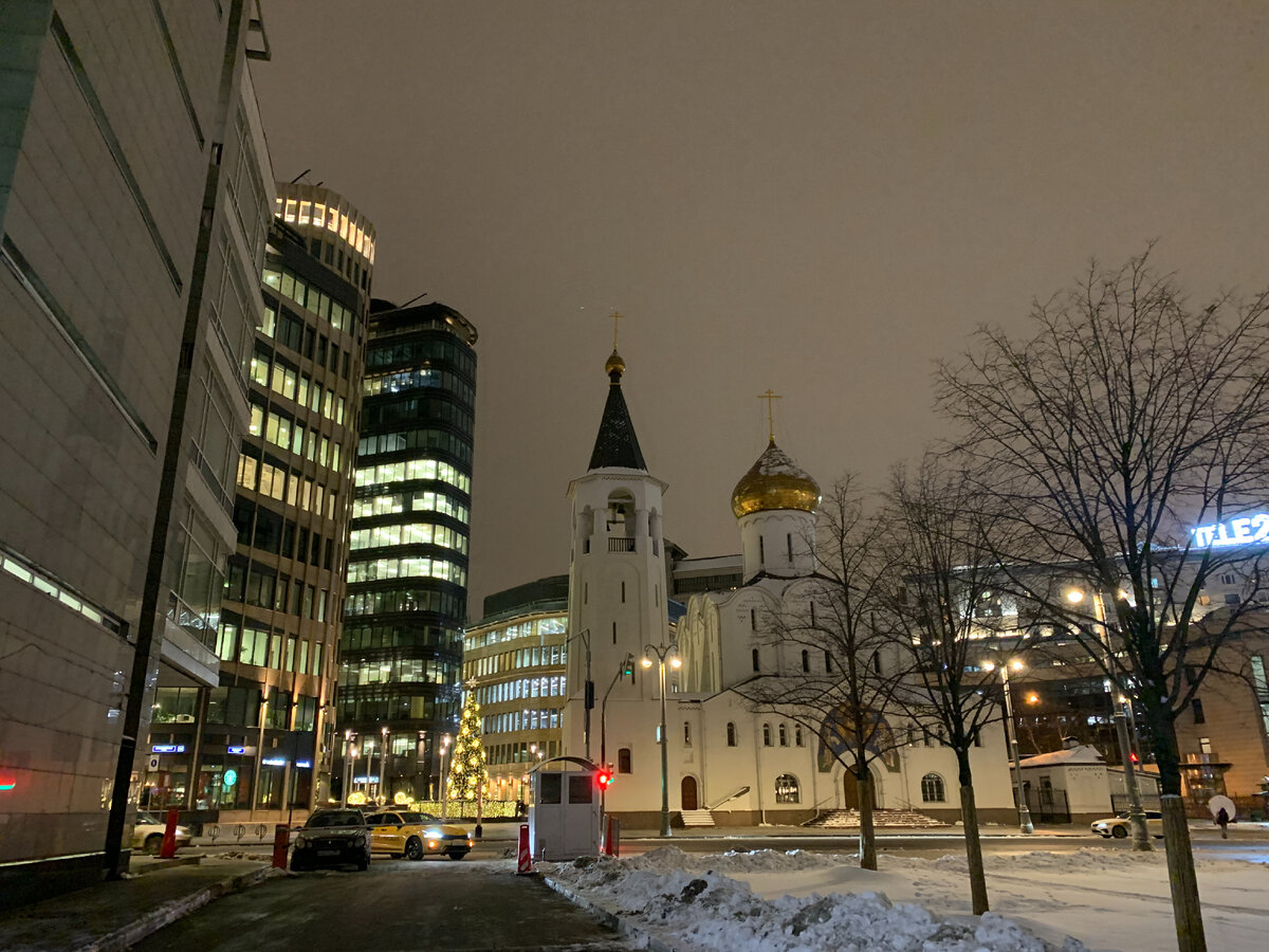 Узнаваемый ориентир - старообрядческая церковь на Белой площади