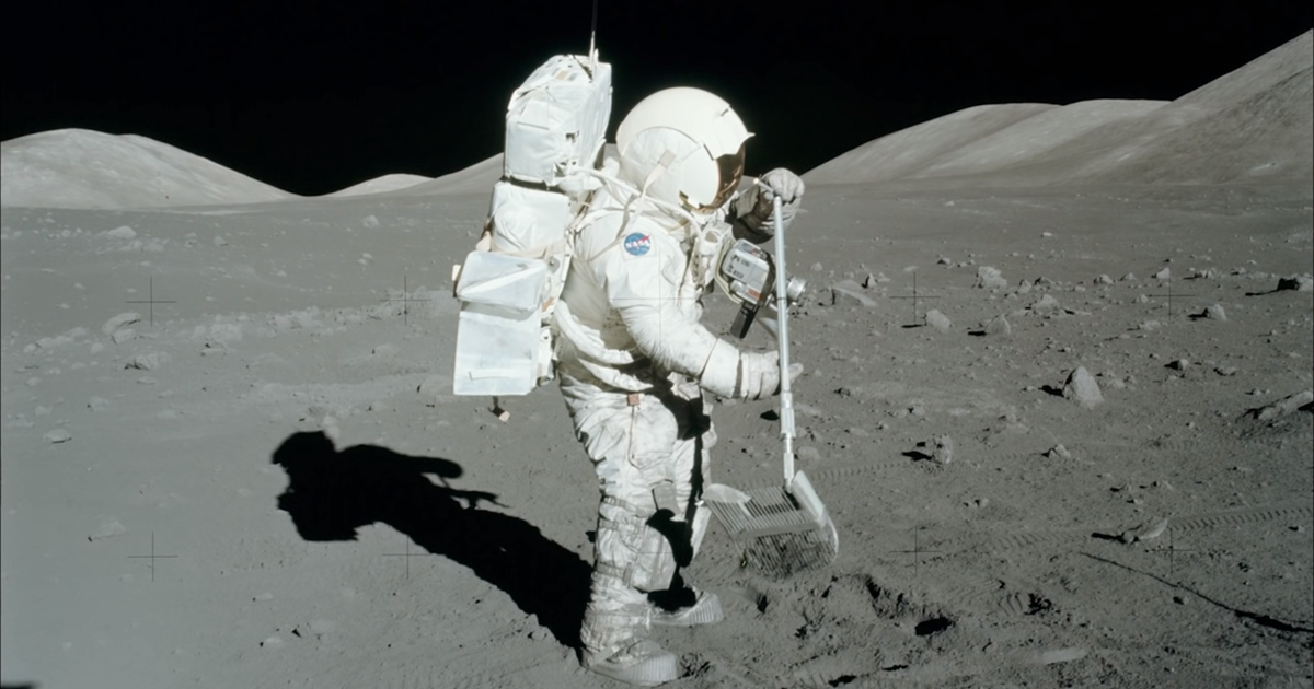 Вот Шмидт пашет граблями Лунный грунт) 