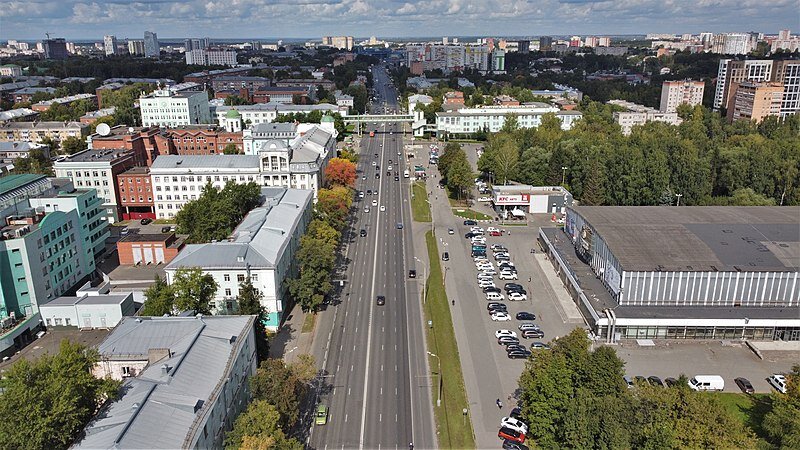 Улица Удмуртская, Ижевск. Фото: Вячеслав Бухаров, Wikimedia Commons